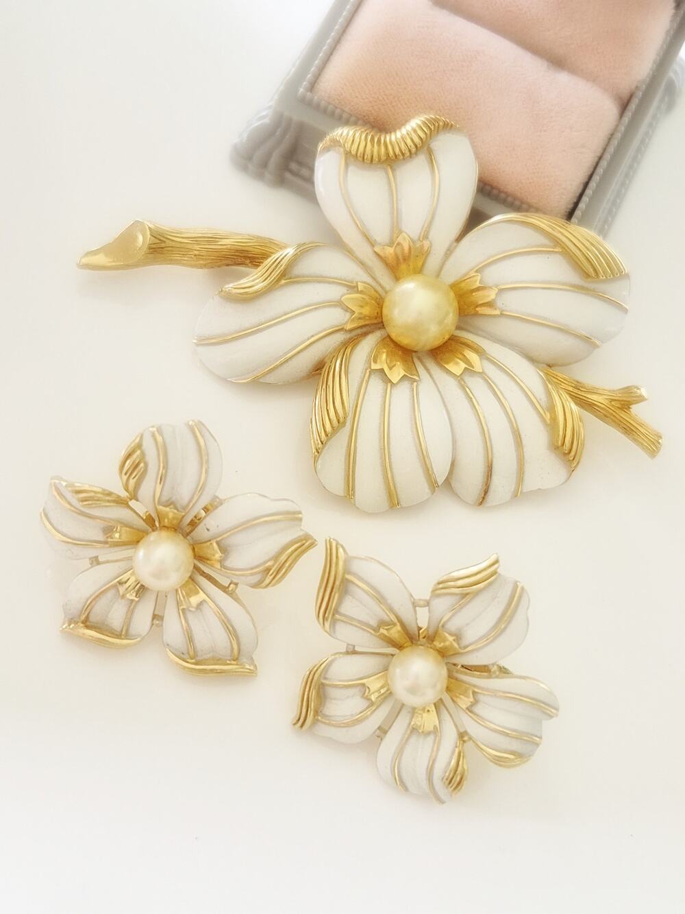 Vintage MCM Crown Trifari Designer Dogwood Flower and Brooch Set